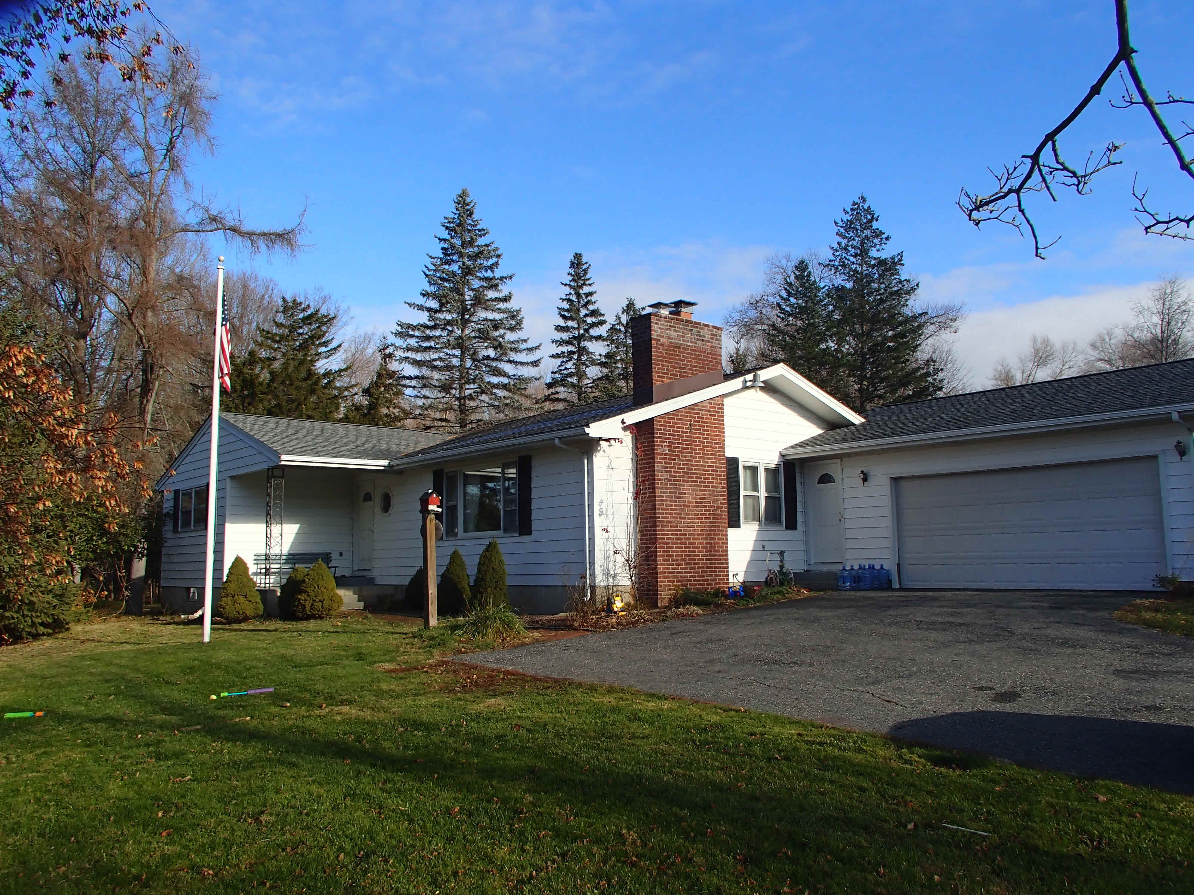 Building photograph for 4 BLUEBERRY HILL RD